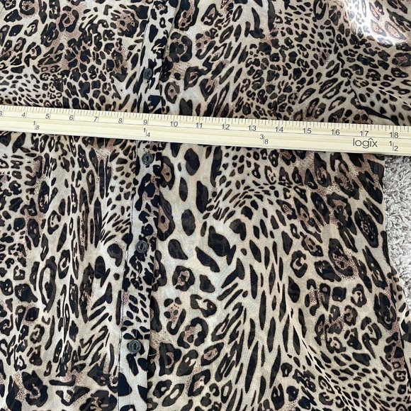 Chicos Travelers Button Down Animal Print Long Sleeve 0 (S) Cheetah Sheer Shirt - Picture 5 of 6